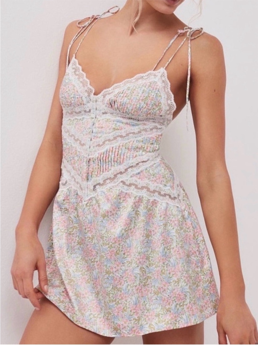 For love and lemons Floral Lace Trim Tie-Shoulder Chemise slip
